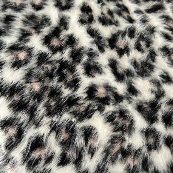 Muk Luks Women’s Leopard Print Neckwear Faux Fur Scarf OSFM - Picture 5 of 10